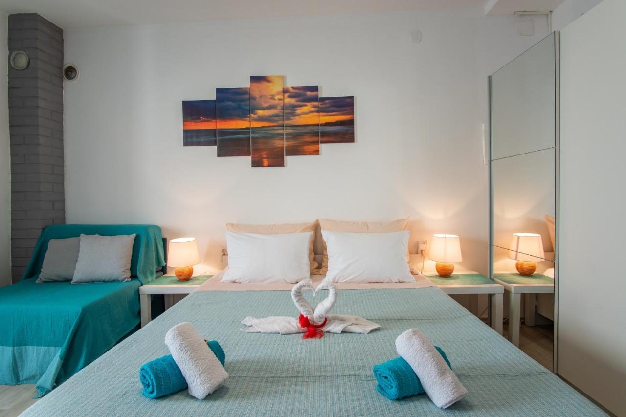 Private Holliday Apartment Pag Town Exterior foto