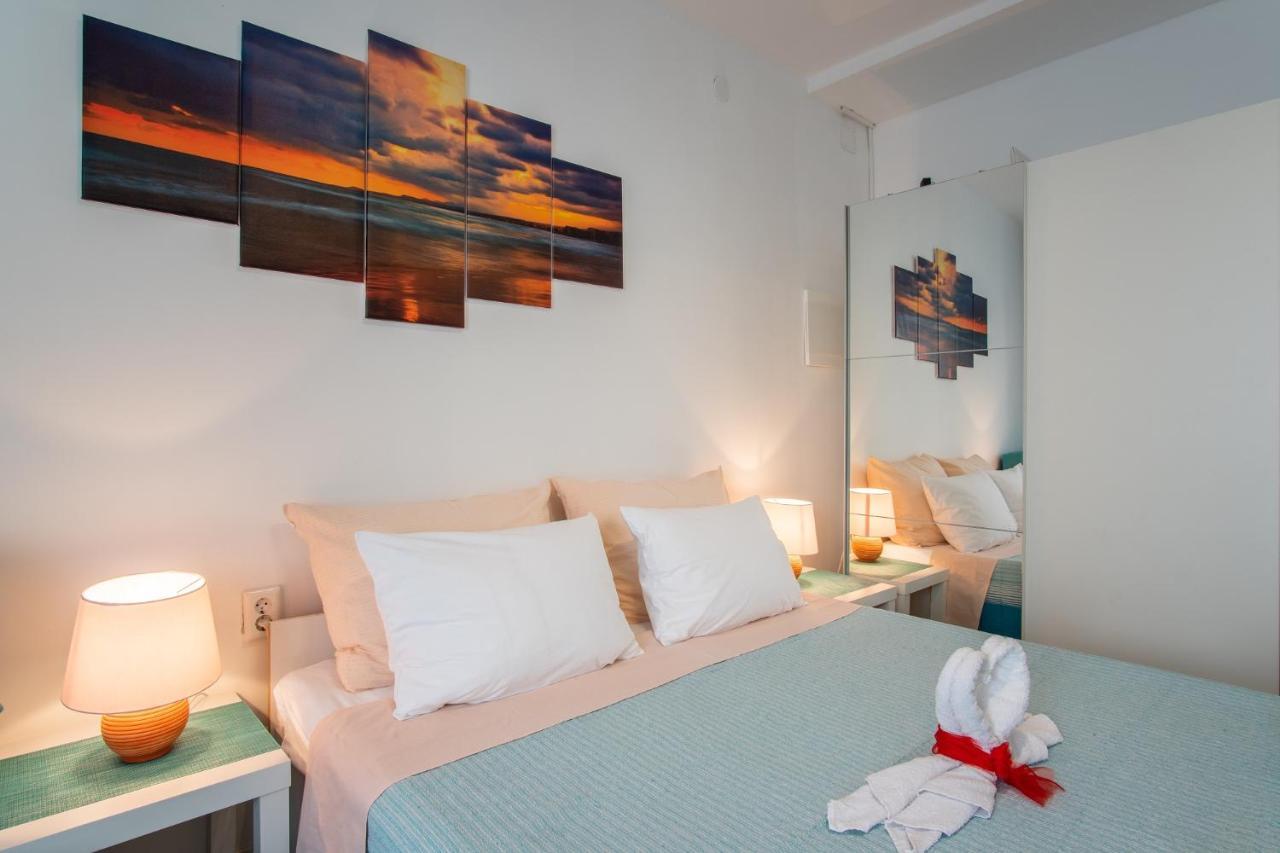 Private Holliday Apartment Pag Town Exterior foto